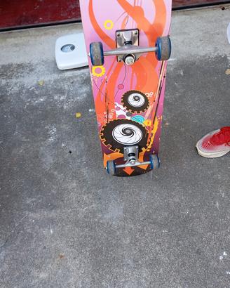 sto vendendo skateboard 