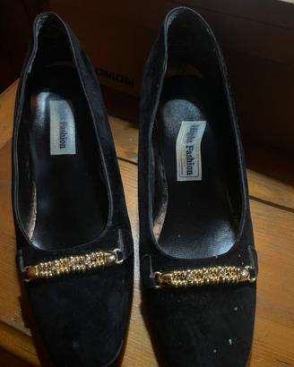 Scarpe nere con tacco auadrato high fashion