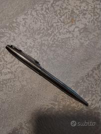 Penna Parker argento