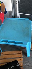 Tavolino in plastica per bambini con 2 sedie