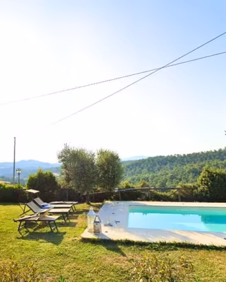 Rustico / Casale di 215 m² con 5 locali e box auto