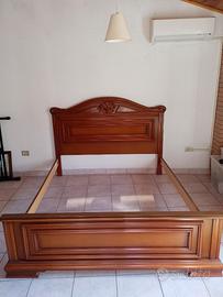 Letto Matrimoniale con 2 comodini