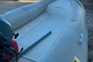 Gommone con motore Yamaha 20 cv