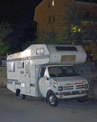 Camper BEDFORD 5 POSTI CON AUTO
