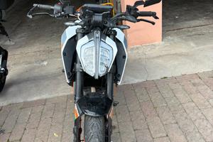 Ktm duke 125 FULL OPTIONAL