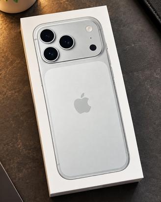 iPhone 17 Pro 256 GB Silver Nuovo