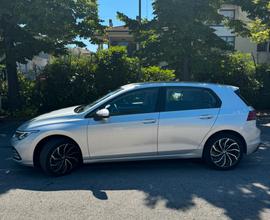 Volkswagen Golf 8 1.5 TGI DSG - Metano