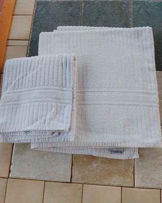 Set asciugamani da bagno