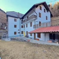 BICAMERE IMMERSO NELLA NATURA