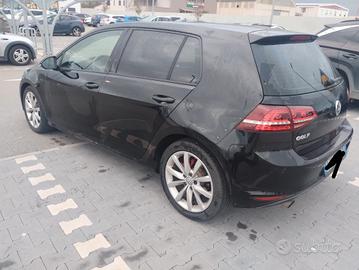 Volkswagen Golf 7 1.6 diesel appena tagliandata 