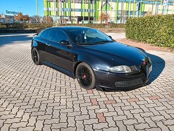 Alfa romeo GT 