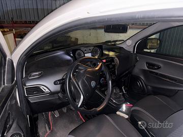 Lancia Y 1.3 mtj 95 cv 2014
