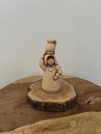 Portatrice d’acqua champagne presepe classico Thun