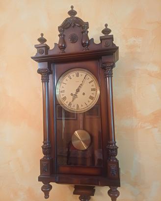 orologio da parete a pendolo in stile d'epoca 
