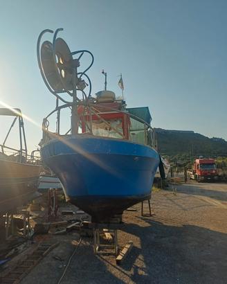 Barca con licenza da pesca