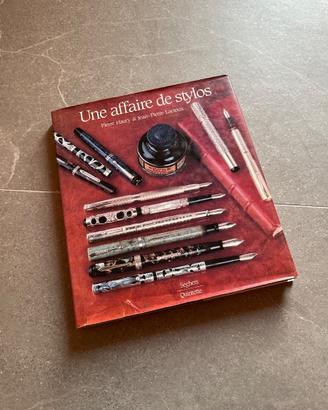 Une affaire de stylos