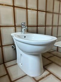 Bidet bianco in ceramica