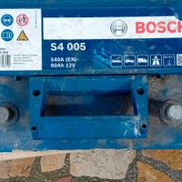 batteria auto BOSCH 12V 60AMP.
