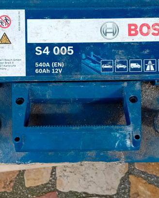 batteria auto BOSCH 12V 60AMP.