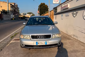 Audi A4 Avant 2.8 V6 quattro auto (5m)