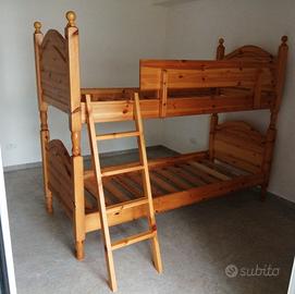 Letto a castello/due letti singoli in pino