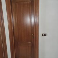 porte di legno e vetro
