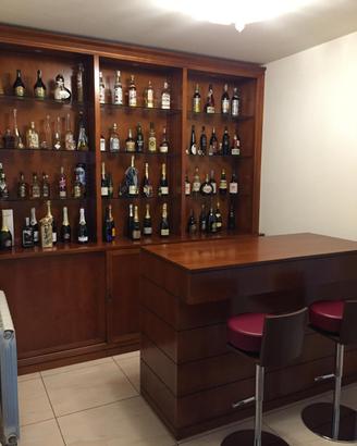 Mobile bar completo di bancone, 2 sgabelli. e 2 ve