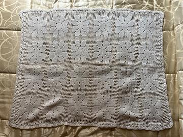 Copertina in lana all’uncinetto