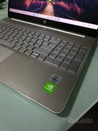 HP 15 I7-1065G7 RAM 24GB GPU 2GB NVME 512GB