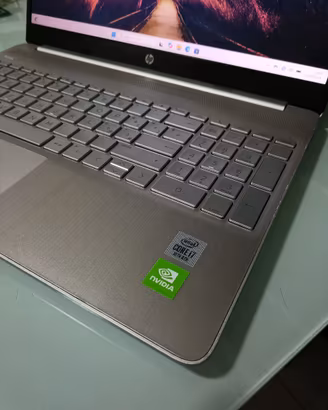 HP 15 I7-1065G7 RAM 24GB GPU 2GB NVME 512GB