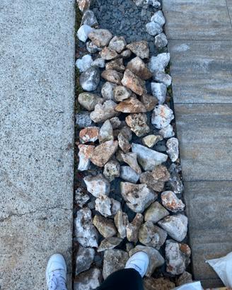 Sassi  di roccia travertino