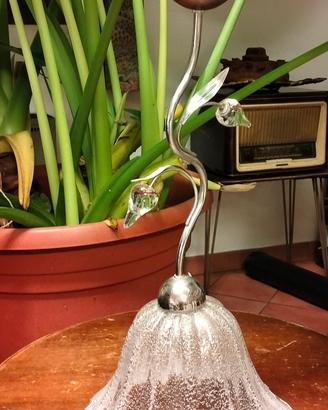 Lampadario a fiore con foglie 