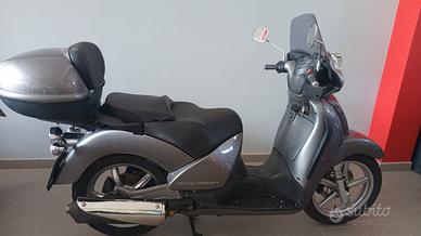 Aprilia Scarabeo 250
