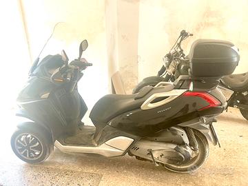 Peugeot Metropolis 400 - Scooter 3 Ruote