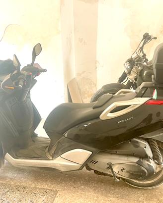 Peugeot Metropolis 400 - Scooter 3 Ruote