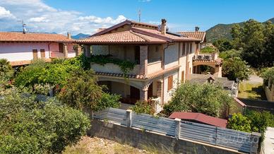 Esclusiva Villa Bifamiliare