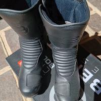 stivali Befast e Stylmartin 