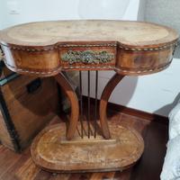 Tavolino antico libra
