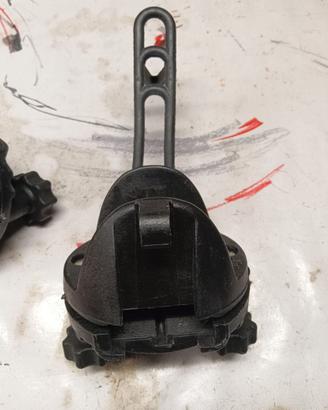 ganci multiuso per barre portatutto tetto auto