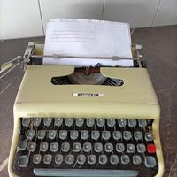 Macchina da scrivere Vintage Olivetti Lettera 22