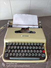 Macchina da scrivere Vintage Olivetti Lettera 22