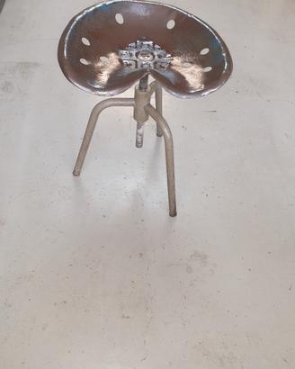 sgabello industriale  vintage 
