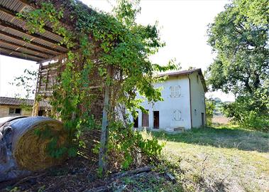 Casa Colonica con Terreno - Fermo