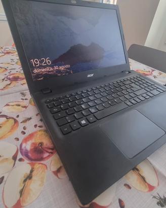 Acer TravelMate P258‑MG – i7, 12GB RAM, SSD 900GB