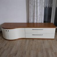 Mobile Basso di Design per Soggiorno / TV – Legno