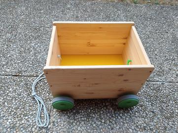 Carrellino porta giocattoli in legno con ruote
