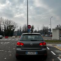 Volkswagen Golf 6 1.6 TDI 2011 grigia