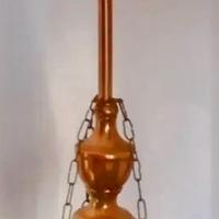 Antica lampada in ottone