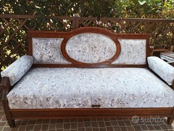 Divano primi anni 900