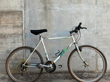 Bicicletta mountain-bike perfettamente funzionante